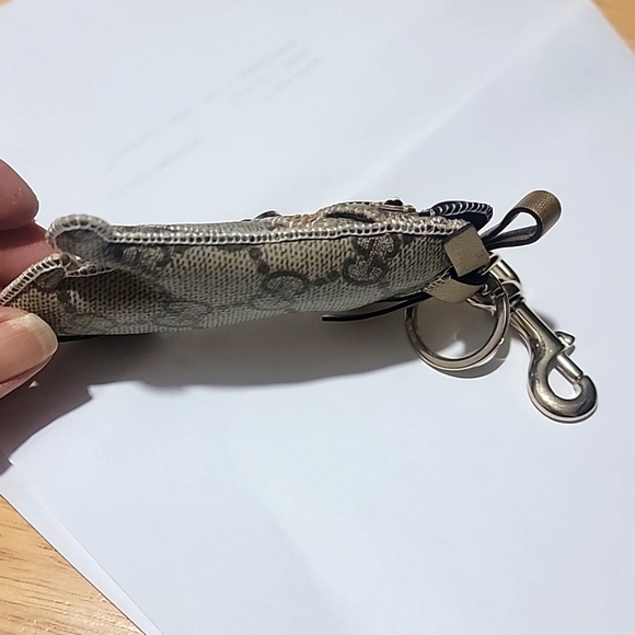 Gucci "The Bougie Chihuahua" bagcharm - Picture 6 of 10